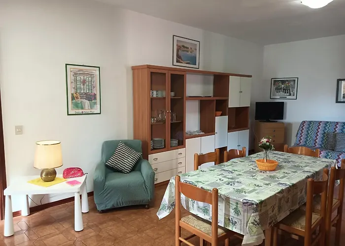 Maria Elena - 30 Pt Apartment *
