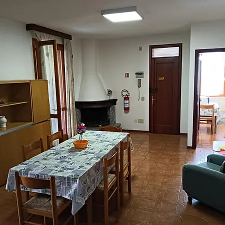Maria Elena - 30 Pt Apartment
